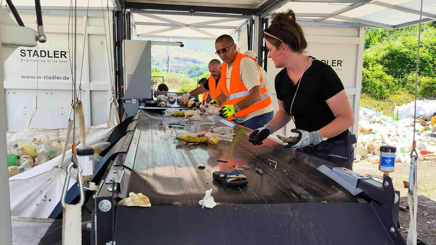 Local Production Systems – Everwave cleanup team collecting and sorting plastic waste in Albania.